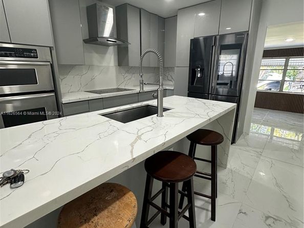 1619 Moffett St, Hollywood FL 33020