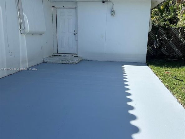 1619 Moffett St, Hollywood FL 33020