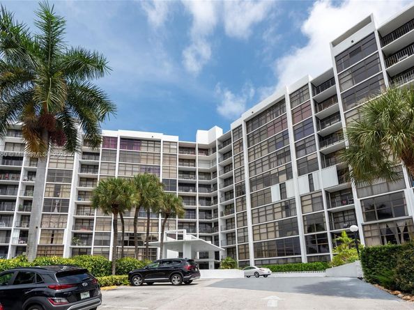 400 Leslie Dr 512, Hallandale Beach FL 33009