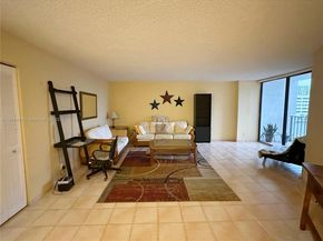 400 Leslie Dr 512, Hallandale Beach FL 33009