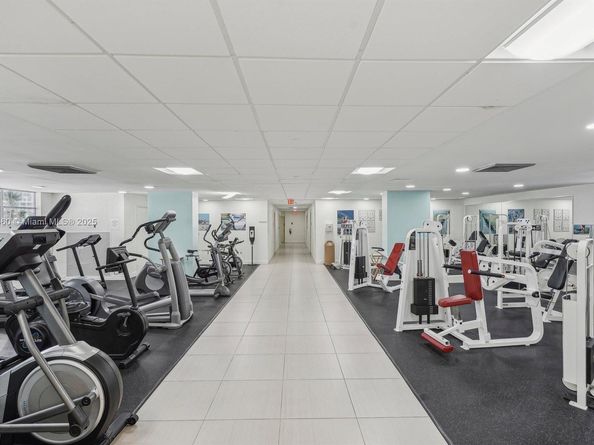 400 Leslie Dr 512, Hallandale Beach FL 33009