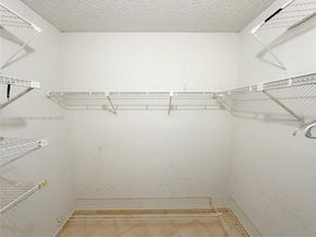 400 Leslie Dr 512, Hallandale Beach FL 33009