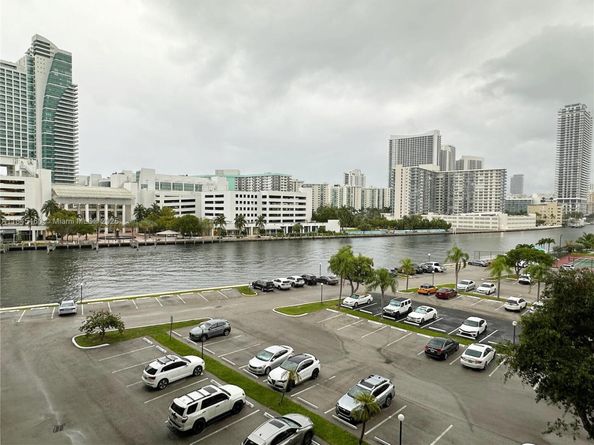 400 Leslie Dr 512, Hallandale Beach FL 33009