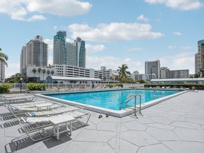 400 Leslie Dr 512, Hallandale Beach FL 33009