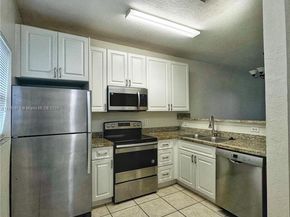 3670 NW 91st Ln 3670, Sunrise FL 33351