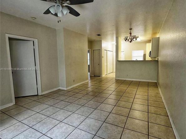 3670 NW 91st Ln 3670, Sunrise FL 33351