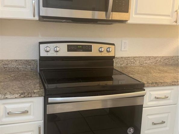 3670 NW 91st Ln 3670, Sunrise FL 33351