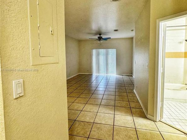 3670 NW 91st Ln 3670, Sunrise FL 33351