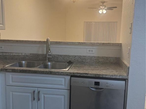 3670 NW 91st Ln 3670, Sunrise FL 33351