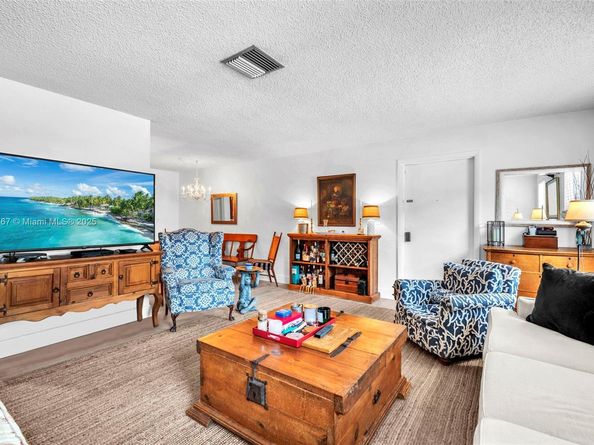 1280 SE 2nd Ct 1, Fort Lauderdale FL 33301