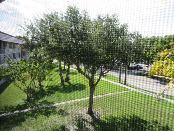 1400 NE 191st St 308, Miami FL 33179