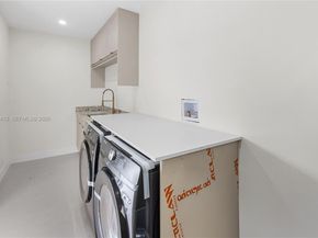 9261 SW 80th Ter, Miami FL 33173