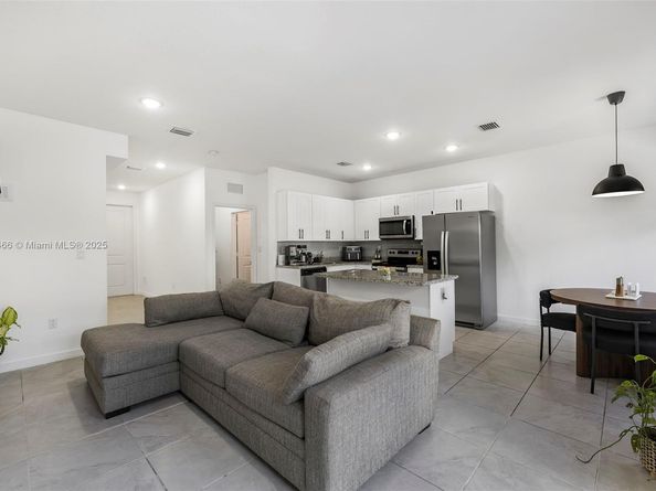 13353 SW 250th Ter, Homestead FL 33032