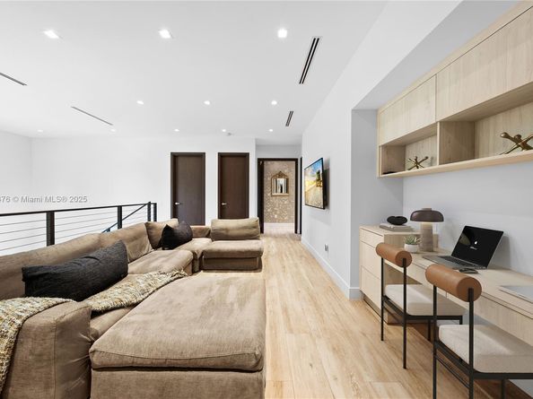 1202 NE 93rd St, Miami Shores FL 33138