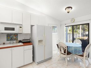 1064 E Lakes Dr, Deerfield Beach FL 33064