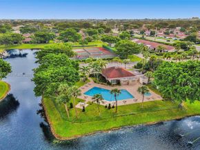 1064 E Lakes Dr, Deerfield Beach FL 33064