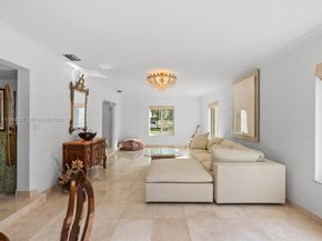 624 Palm Dr, Hallandale Beach FL 33009