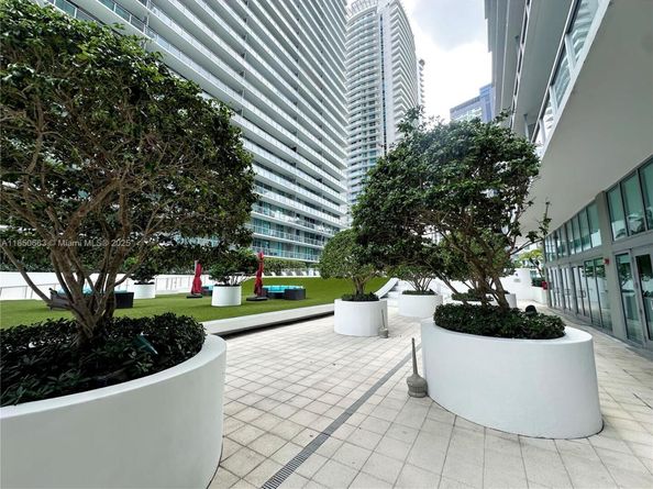 79 SW 12th St 2809S, Miami FL 33130