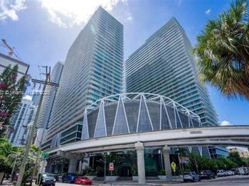 79 SW 12th St