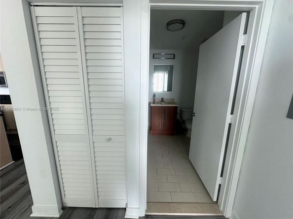 79 SW 12th St 2809S, Miami FL 33130
