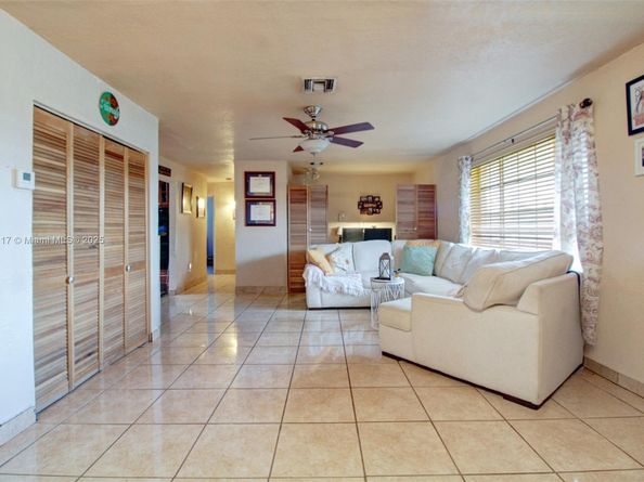 18095 SW 104th Ave, Miami FL 33157