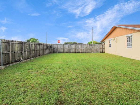 18095 SW 104th Ave, Miami FL 33157