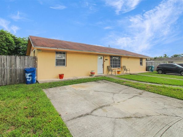 18095 SW 104th Ave, Miami FL 33157