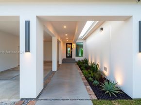 3141 N Bay Rd, Miami Beach FL 33140