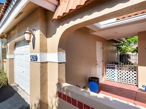 1426 Seagrape Cir, Weston FL 33326