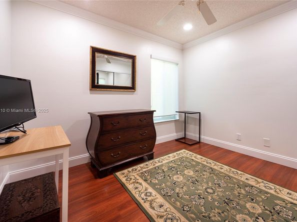 1426 Seagrape Cir, Weston FL 33326