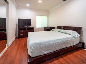 1426 Seagrape Cir, Weston FL 33326