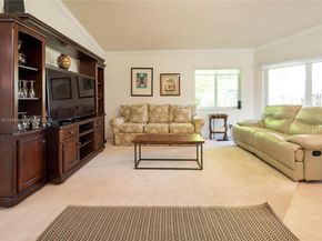 1426 Seagrape Cir, Weston FL 33326