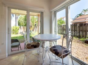 1426 Seagrape Cir, Weston FL 33326