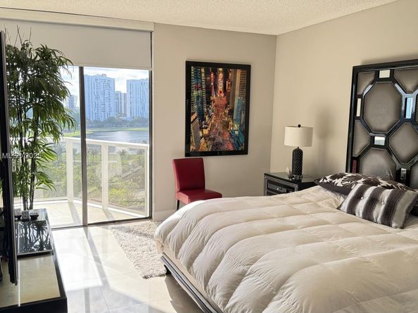 20281 E Country Club Dr 809, Aventura FL 33180