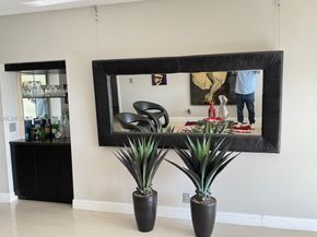 20281 E Country Club Dr 809, Aventura FL 33180