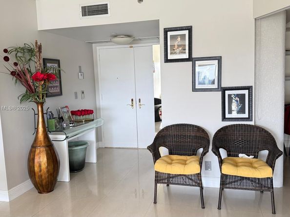 20281 E Country Club Dr 809, Aventura FL 33180