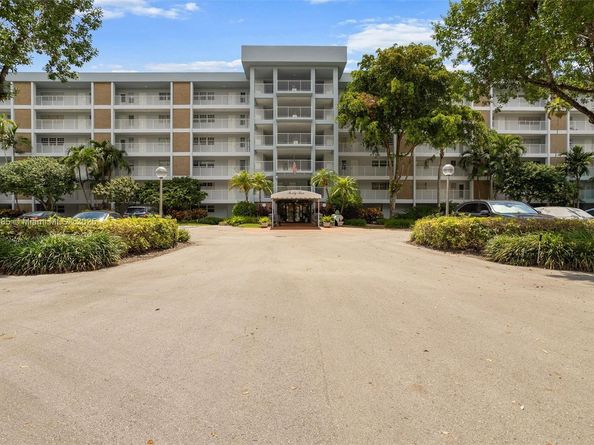 3150 N Course Ln 402, Pompano Beach FL 33069