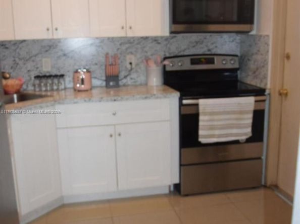 4200 NW 3rd Ct 241, Plantation FL 33317