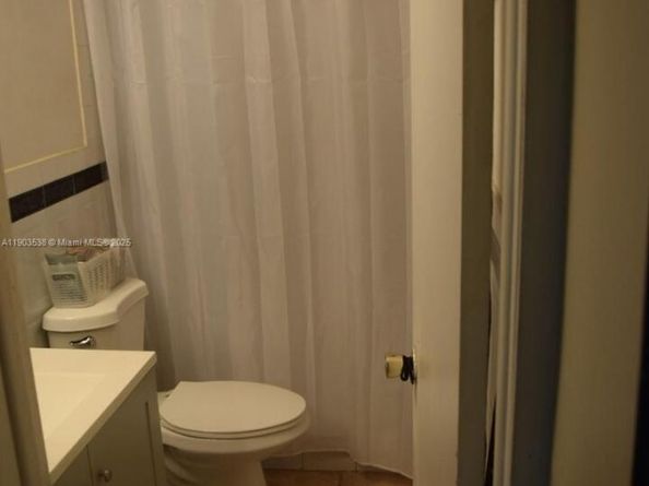 4200 NW 3rd Ct 241, Plantation FL 33317