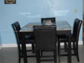 4200 NW 3rd Ct 241, Plantation FL 33317