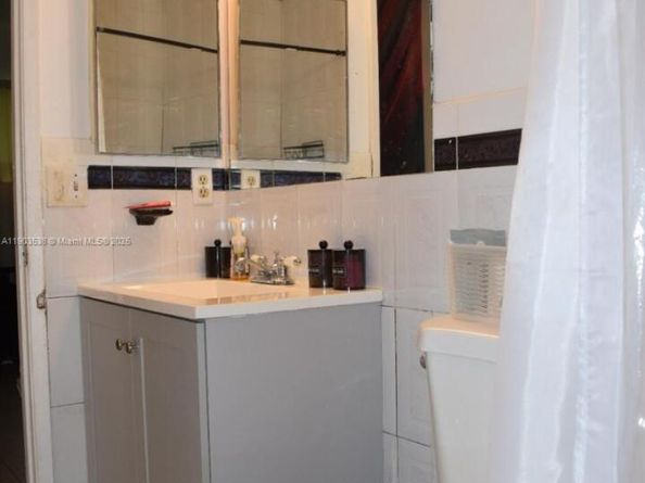 4200 NW 3rd Ct 241, Plantation FL 33317