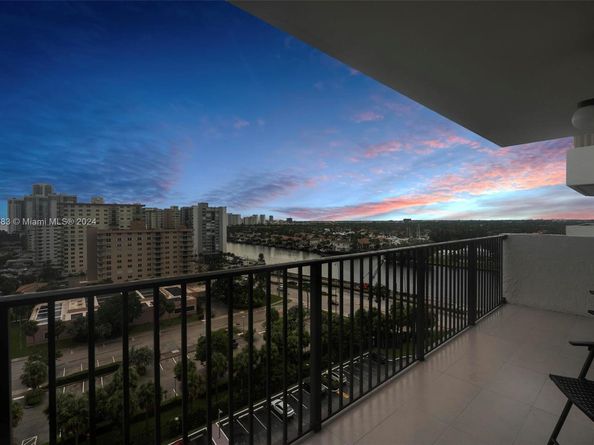 1201 S Ocean Dr 1206S, Hollywood FL 33019