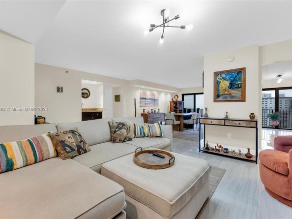 1201 S Ocean Dr 1206S, Hollywood FL 33019