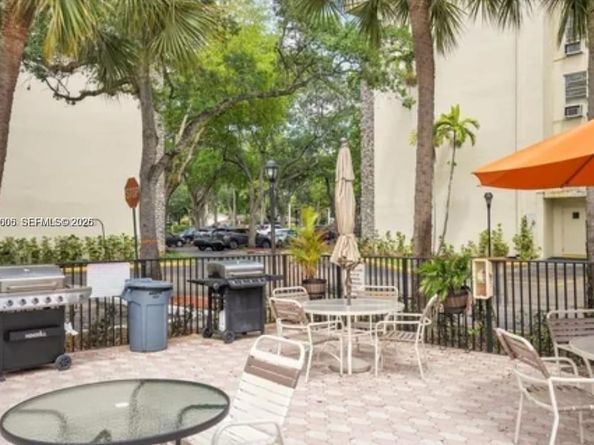 6700 Cypress Rd 409, Plantation FL 33317