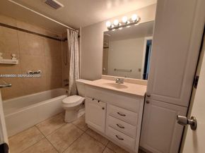 6700 Cypress Rd 409, Plantation FL 33317
