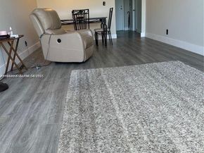 6700 Cypress Rd 409, Plantation FL 33317