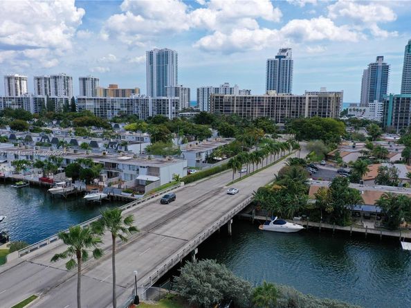 2500 Parkview Dr 2408, Hallandale Beach FL 33009