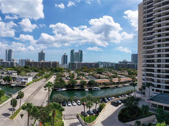 2500 Parkview Dr 2408, Hallandale Beach FL 33009