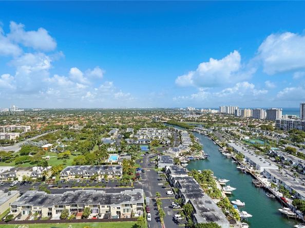 2500 Parkview Dr 2408, Hallandale Beach FL 33009
