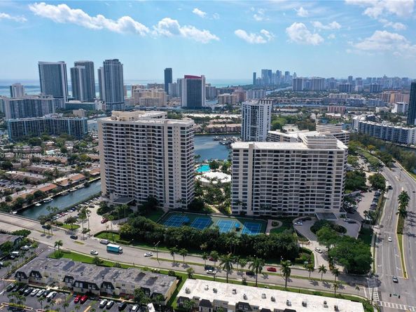2500 Parkview Dr 2408, Hallandale Beach FL 33009